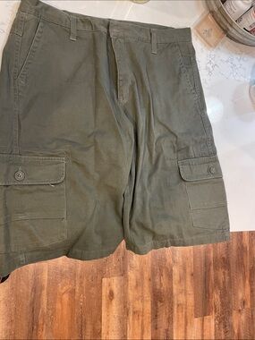Men's Olive Cargo Shorts